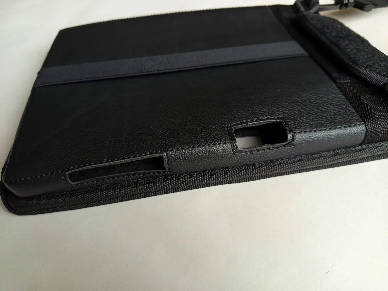 /src/assets/products/Tablet_Surface-3.jpg